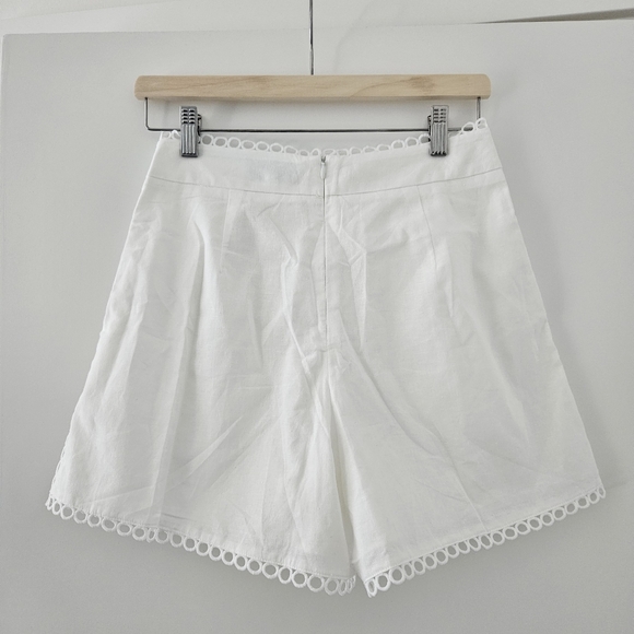 White Scalloped Edge Shorts - Picture 2 of 3